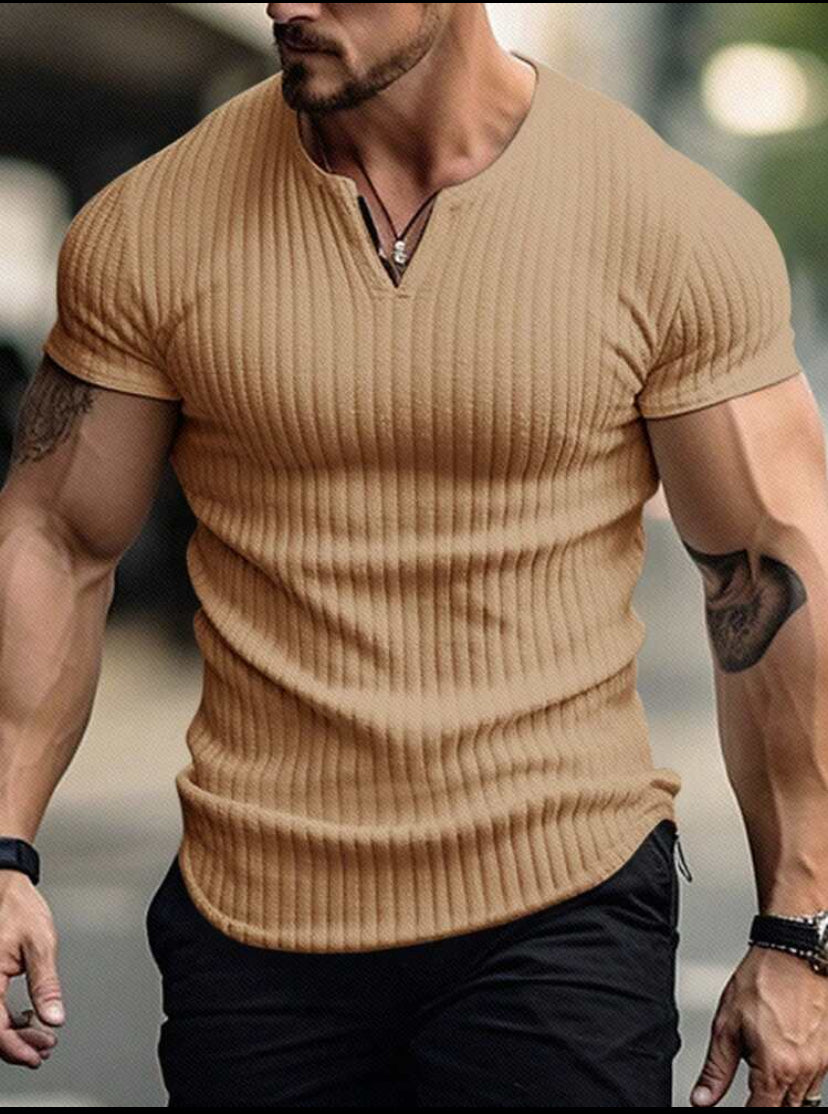 Camiseta gola V canelada